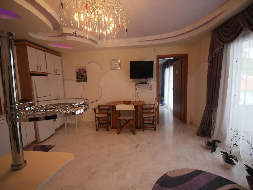 Villa Elena Possidi Apartamento